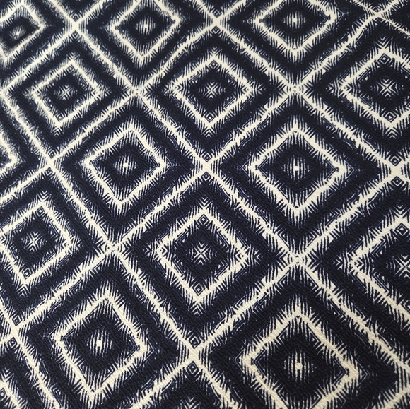 LulaRoe Geometric Blue Stretch Pencil Skirt Womens Size Medium - Picture 4 of 5